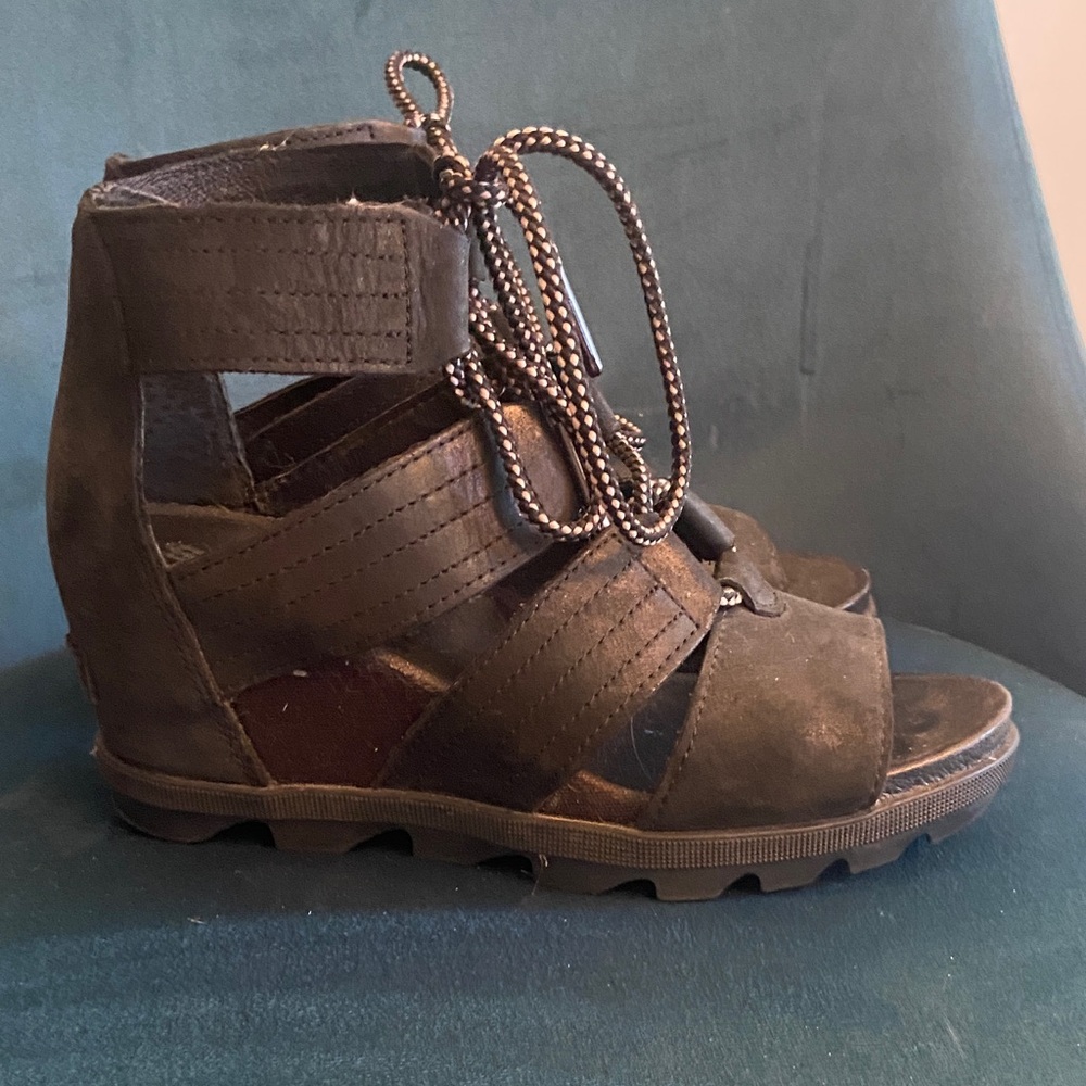 Women's Black Wedge Sandals